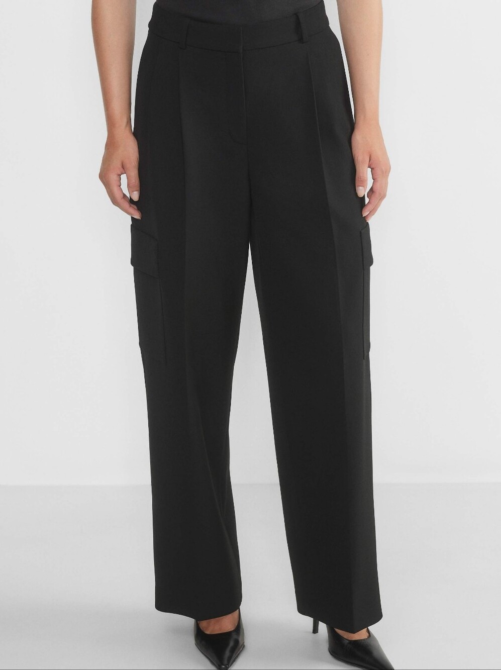 Aritzia Spotlight Cargo Dress Pants